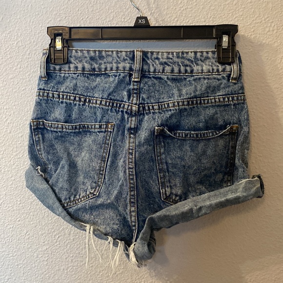 Cotton On the Flashback high rise shorts size 2 - Picture 2 of 5